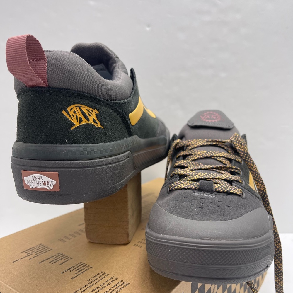 Vans Men’s 8 Bmx Peak
Lewis Mills Charcoal Grey
VN0A2Z3UH91 Sneakers - Picture 9 of 16
